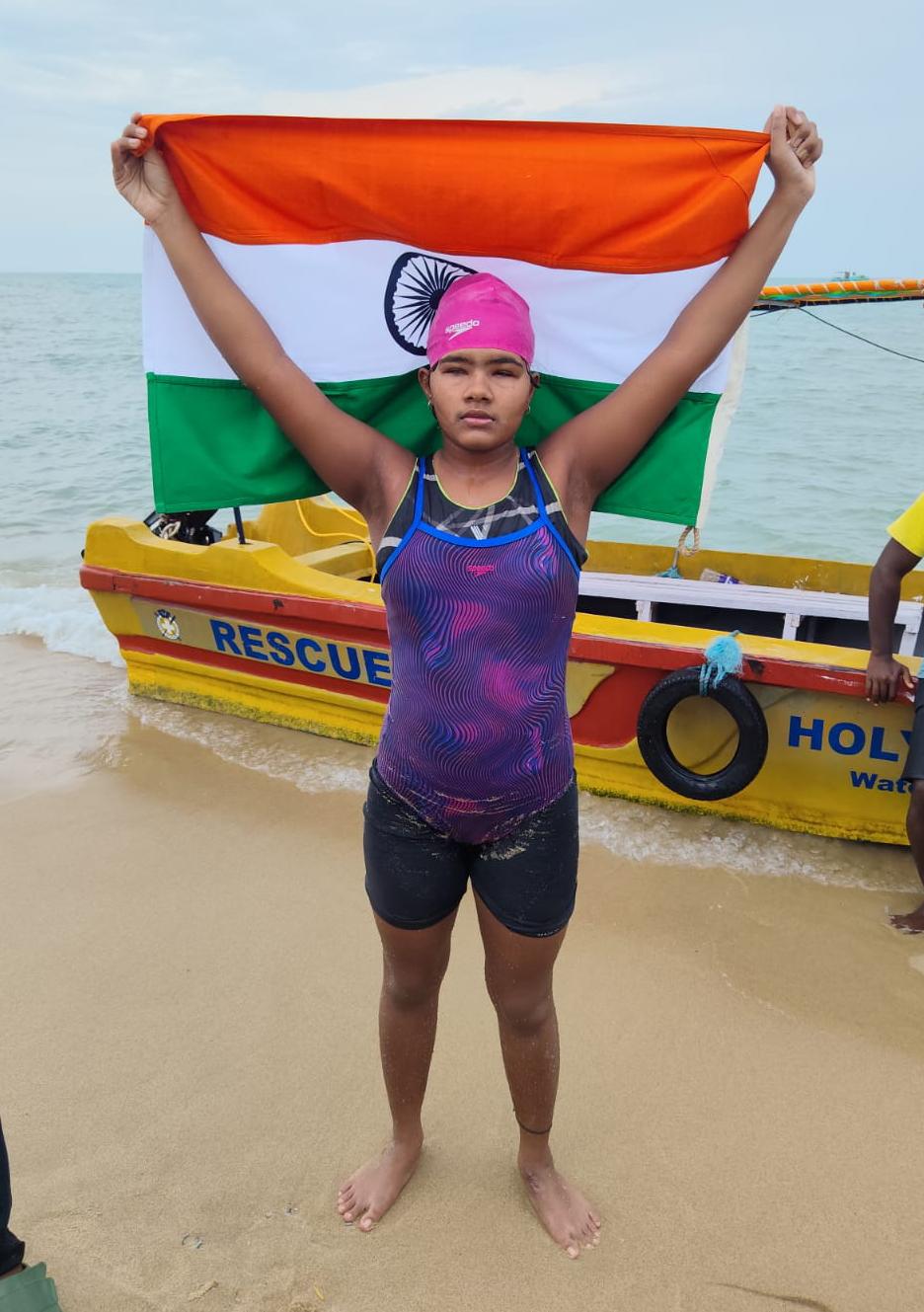 سترہ سالہ مخصوص تیراک ایشوری پانڈے