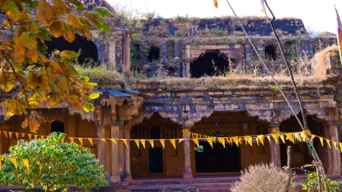 raisen Ginnaurgarh Fort history