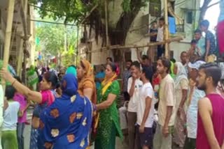 मजनू का टीला इलाके में डबल मर्डर
