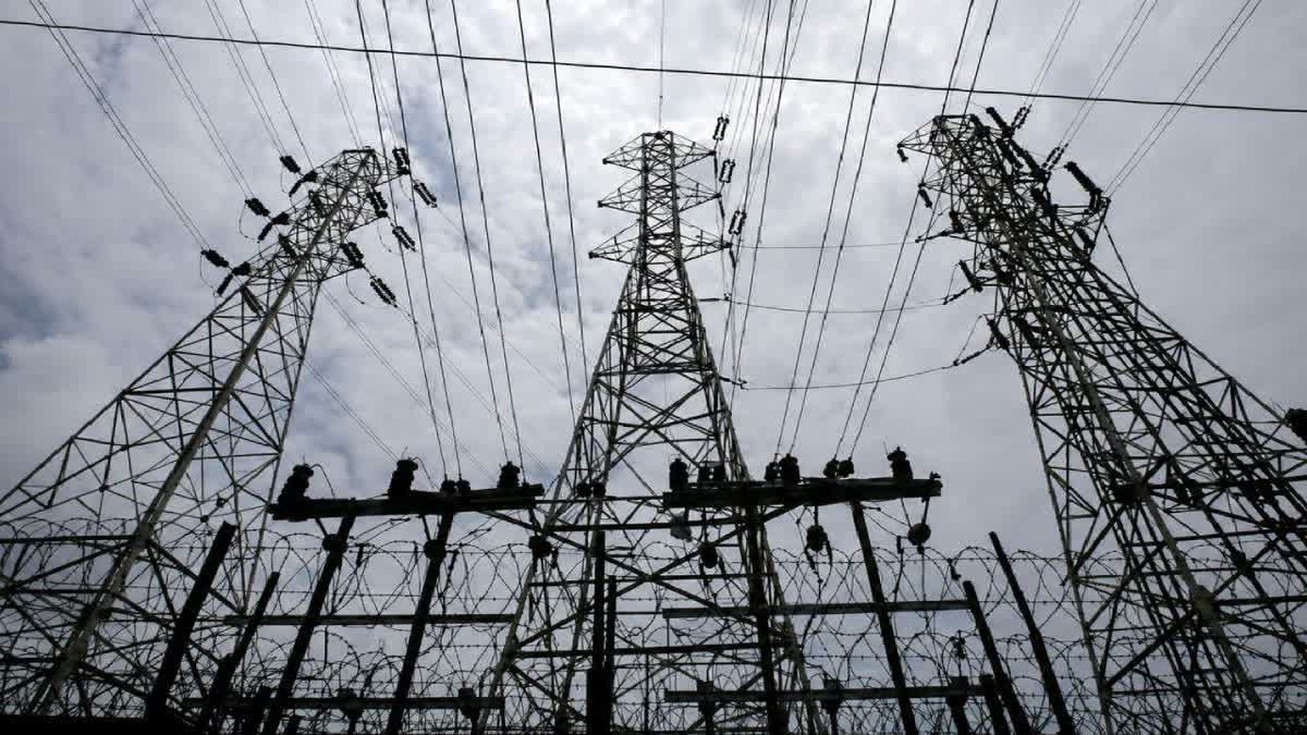Rising Solar Penetration Puts India’s Power Grid Under Severe Stress: EAC-PM Paper Warns