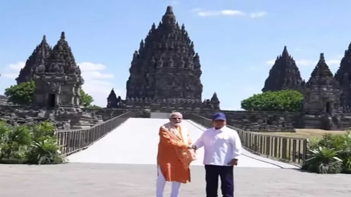 NARENDRA MODI INDONESIA TOUR  NARENDRA MODI  PRAMBANAN TEMPLE  PRESIDENT PRABOWO