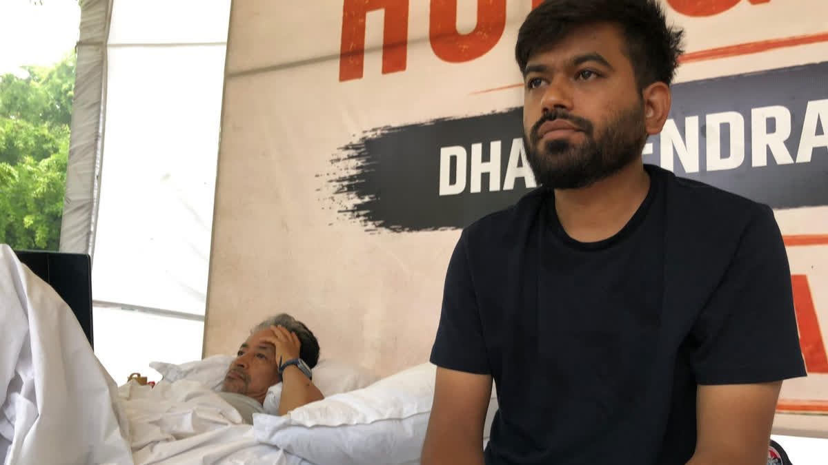 کاکروچ احتجاج کا 19واں دن: سونم وانگچک کی بھوک ہڑتال 11ویں روز بھی جاری