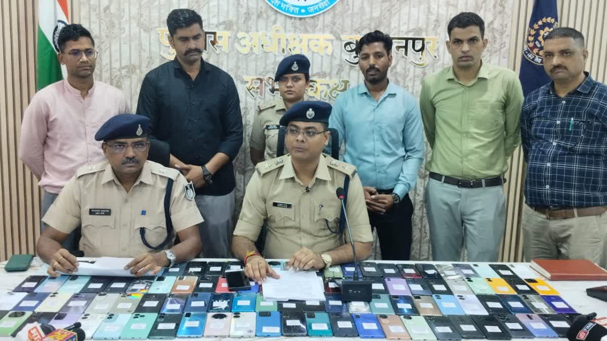 BURHANPUR POLICE RECOVER 100 MOBILE