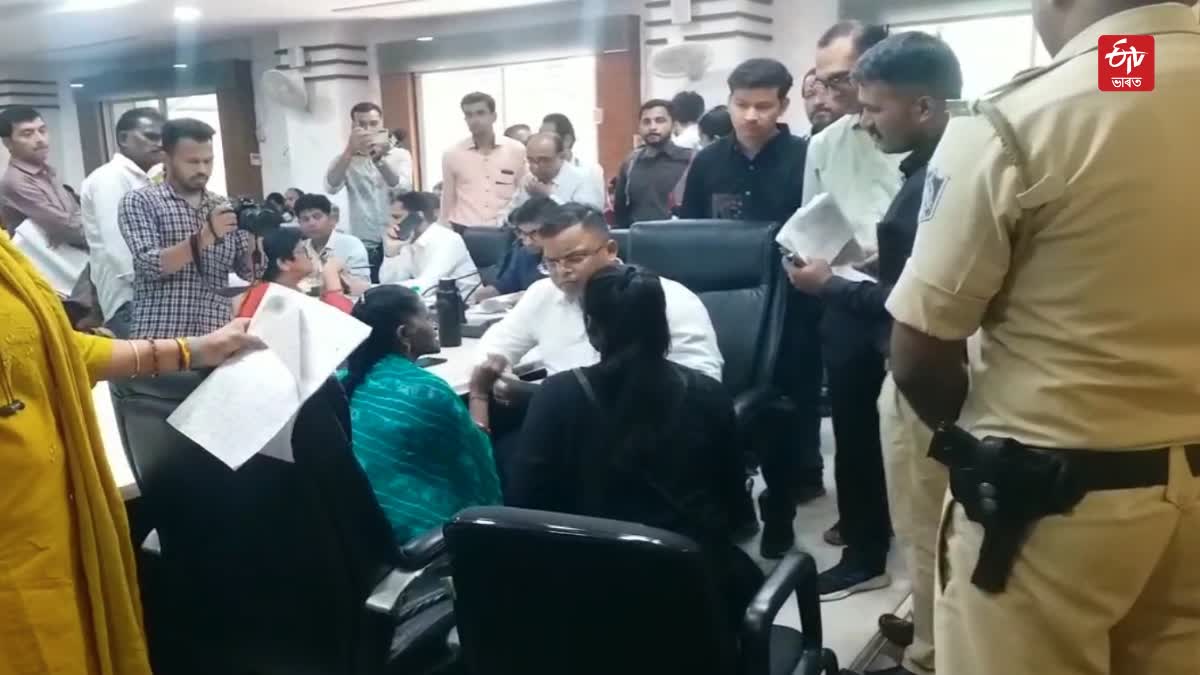 indore collector