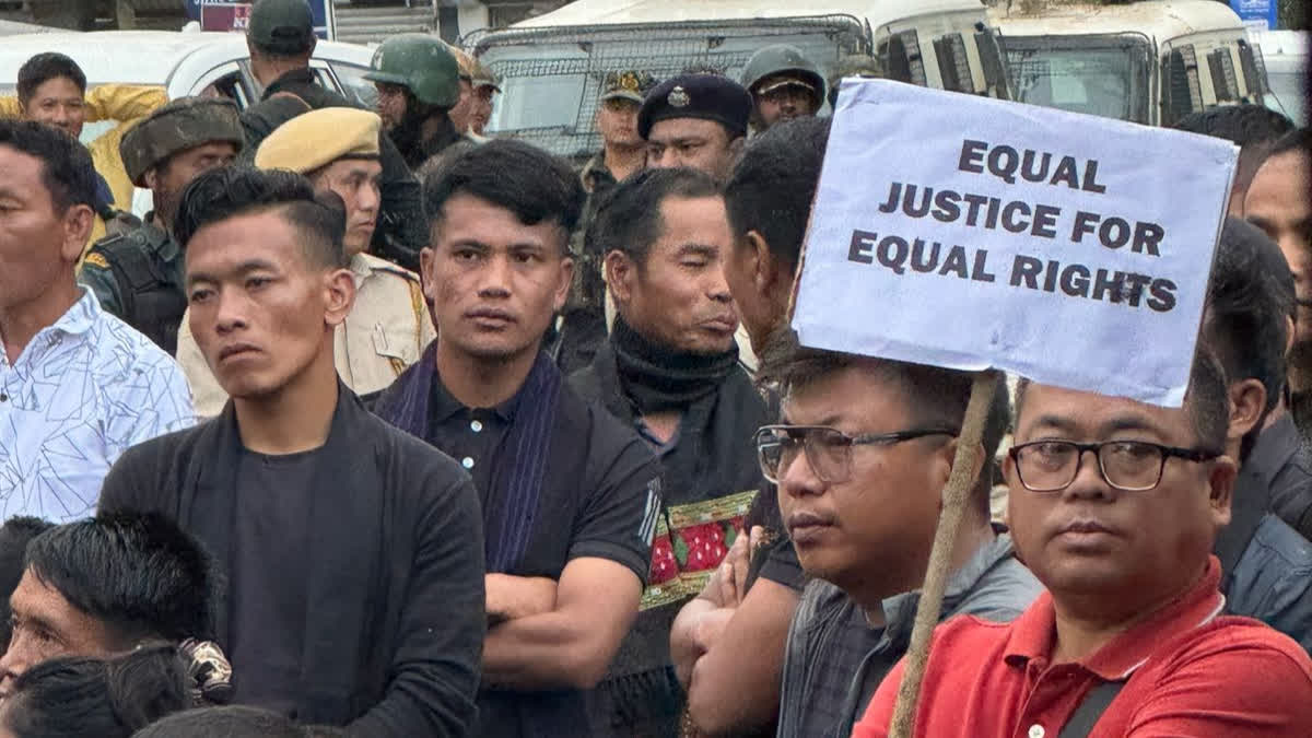 Black Flag Protest Greets Manipur Chief Minister During Senapati Visit; Kuki-Zo Forum Submits Memorandum In Kangpokpi KHEMCHAND SINGH VISITS SENAPATI MANIPUR CMs SECOND ROAD SHOW PROTESTORS GATHER CARRYING PLACARDS KUKI ZO FORUM SUBMITS MEMORANDUM