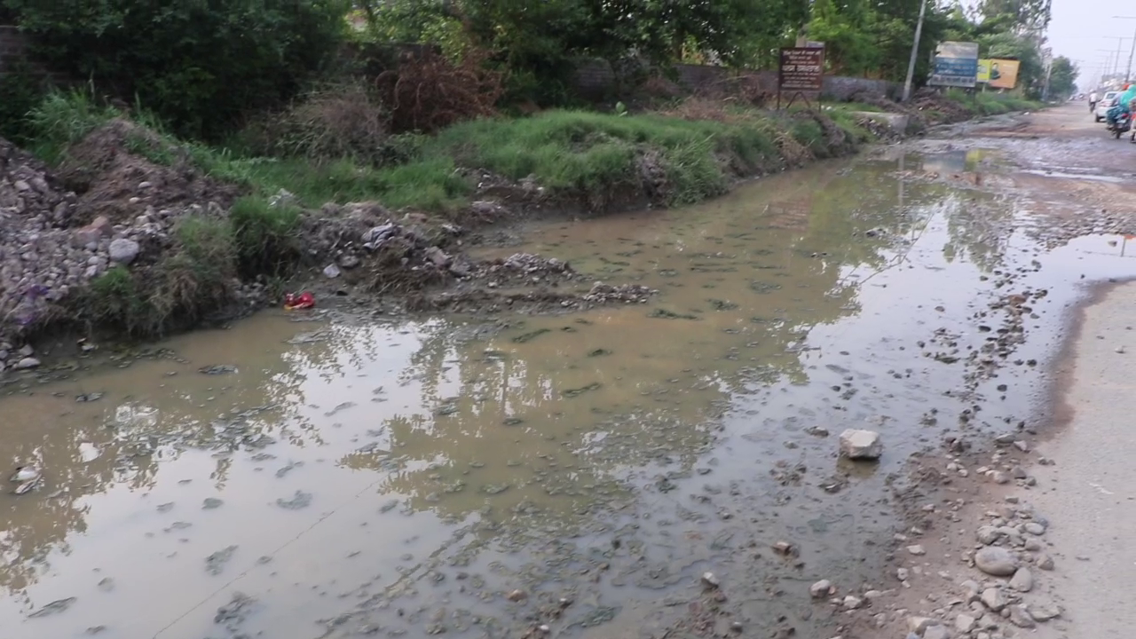 Taran taran bhikhiwind NH 354 bad condition