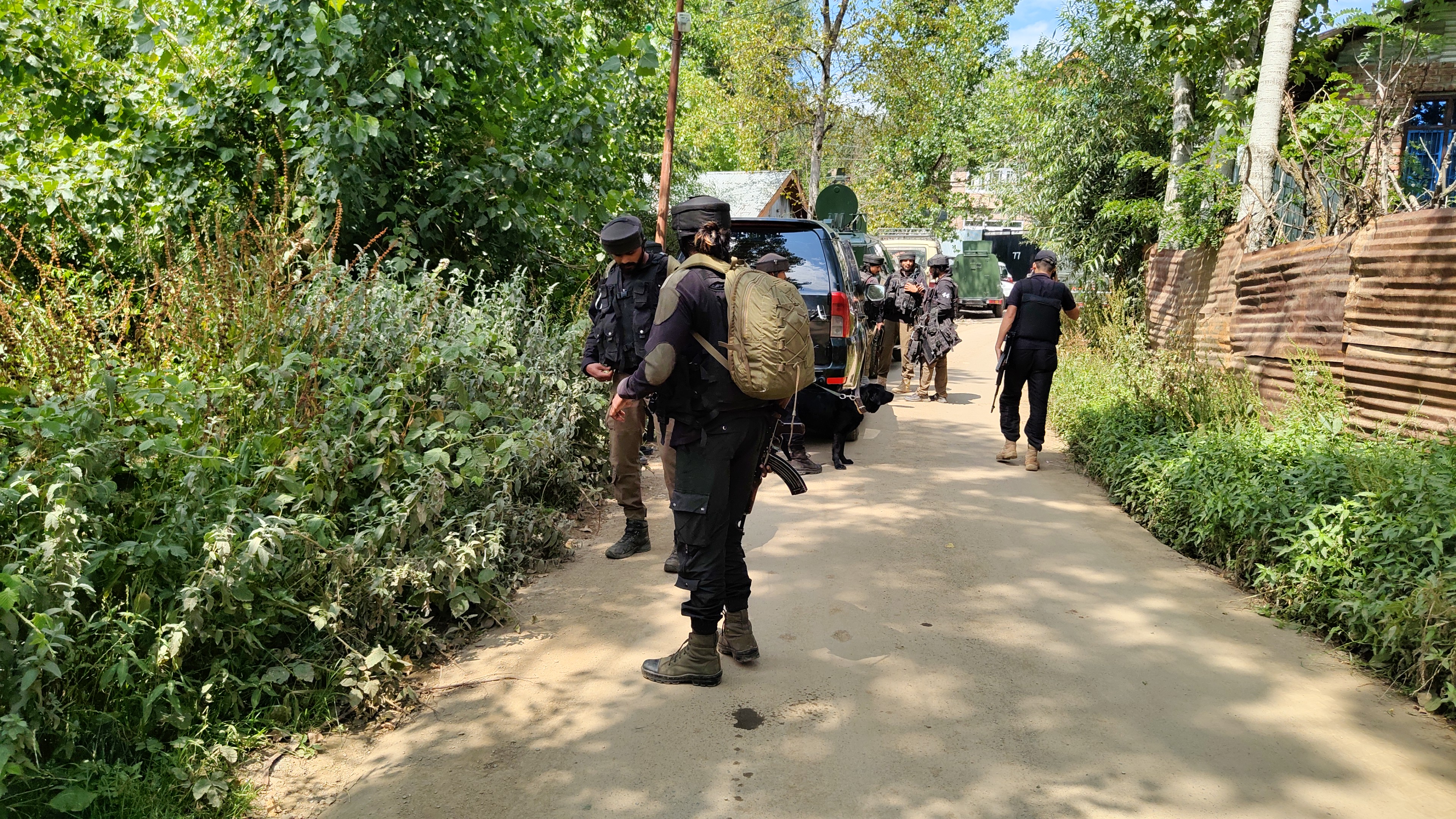 Dead body found near encounter site in Shopian police confirms Lashkar terrorist neutralised Urdu News