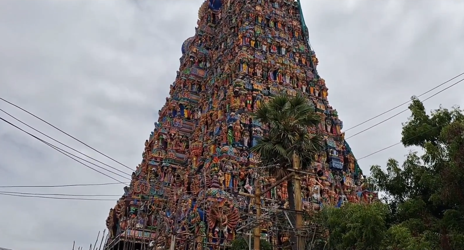 மதுரை மீனாட்சி அம்மன் கோயில்