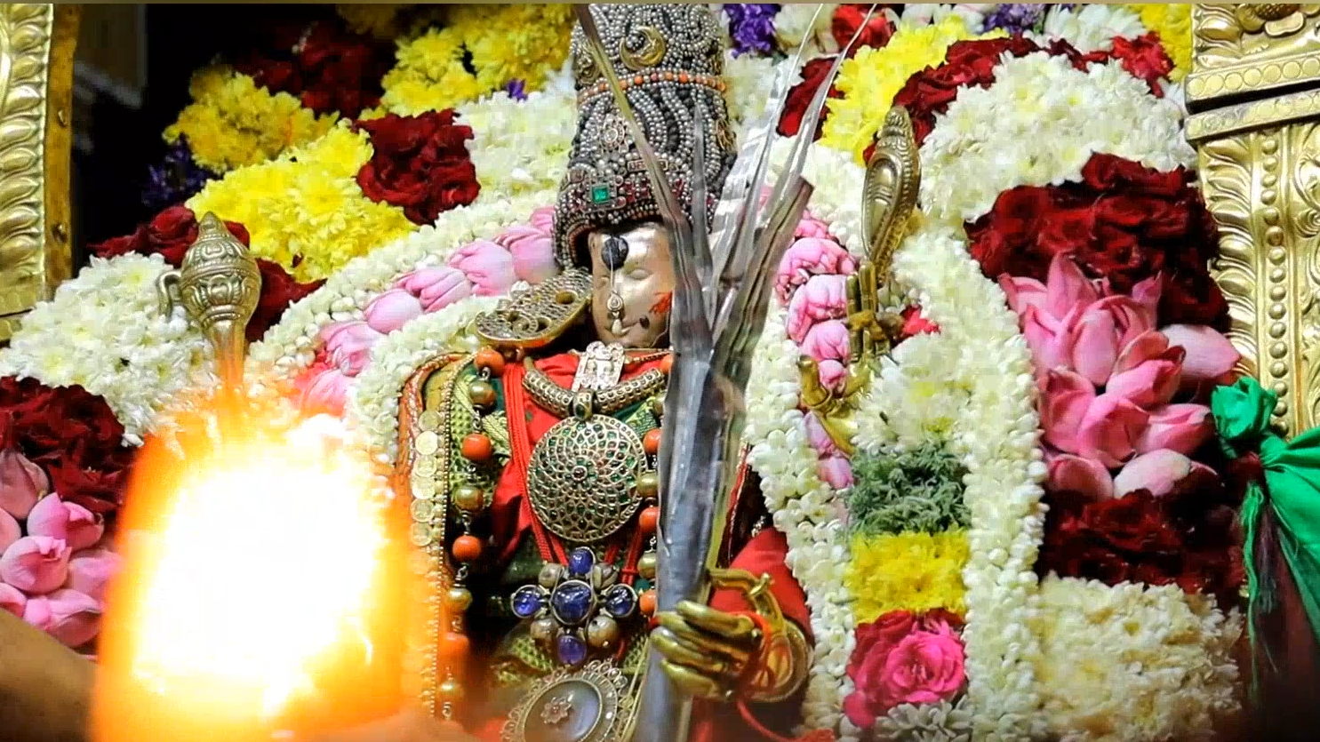 மதுரை மீனாட்சி அம்மன்