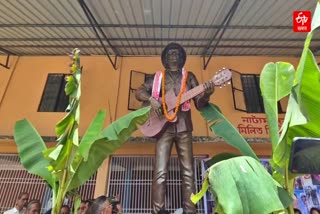 Statue of artist Zubeen Garg unveiled in Moran with traditional rituals