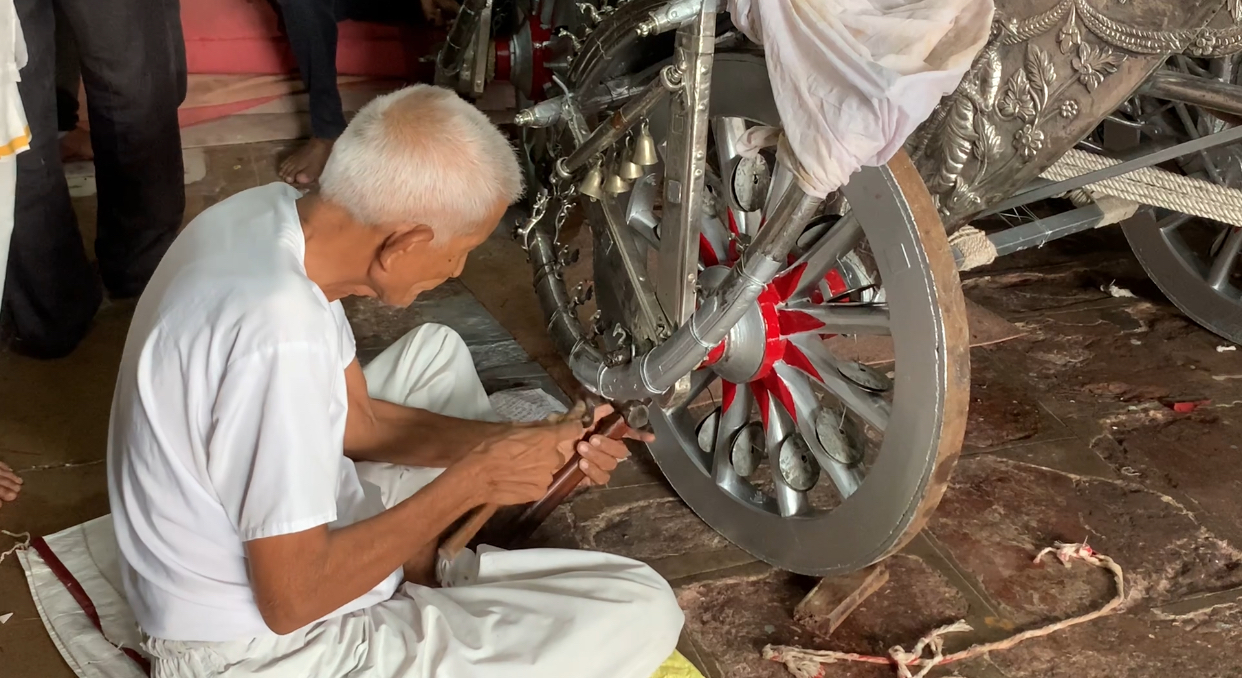 સુપ્રસિદ્ધ યાત્રાધામ ડાકોરમાં 15 જુલાઈએ 254મી રથયાત્રા: ચાંદી-પિત્તળના રથની મરામત શરૂ