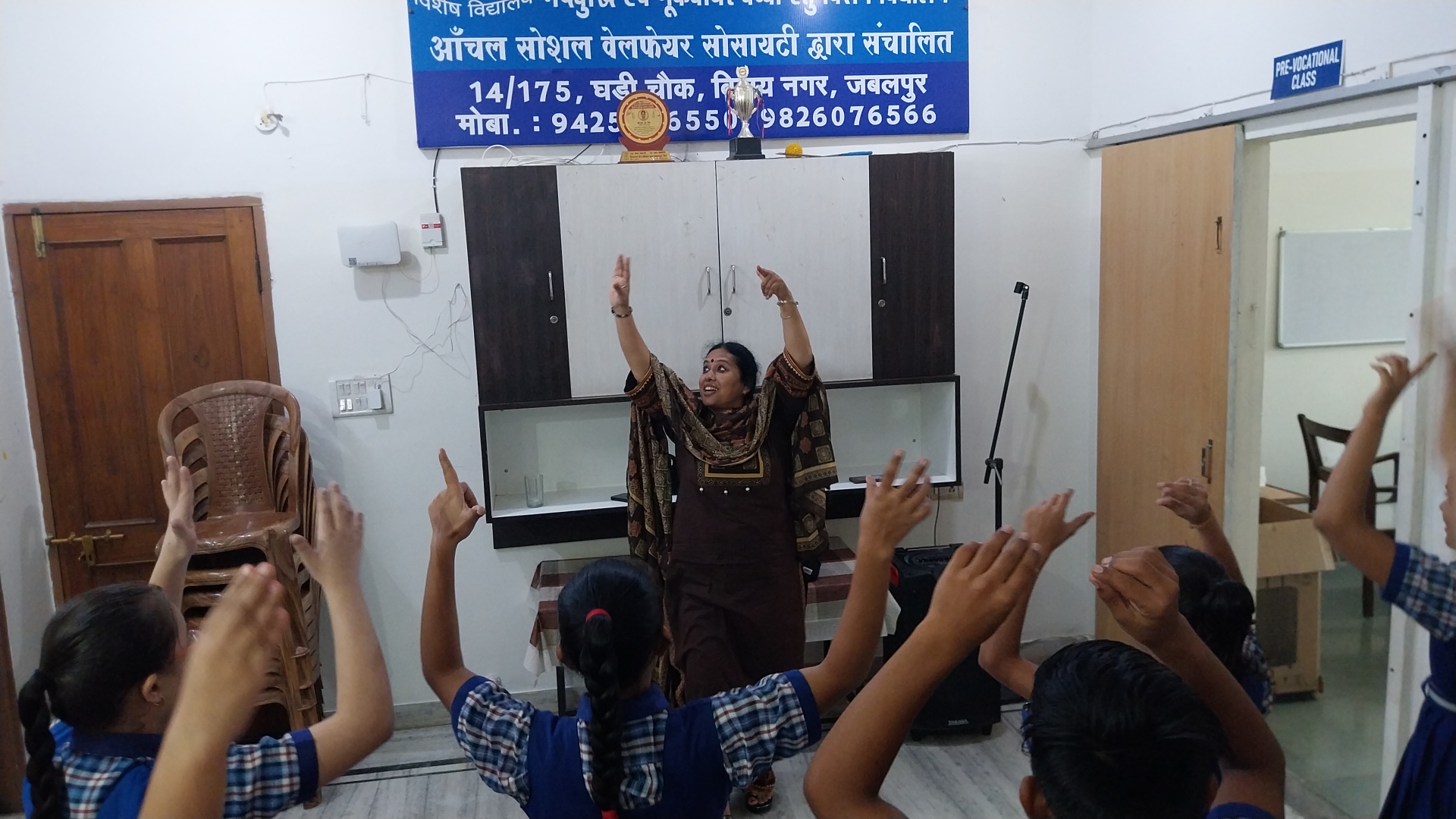 MENTALLY DISABLED TEACHES DANCE