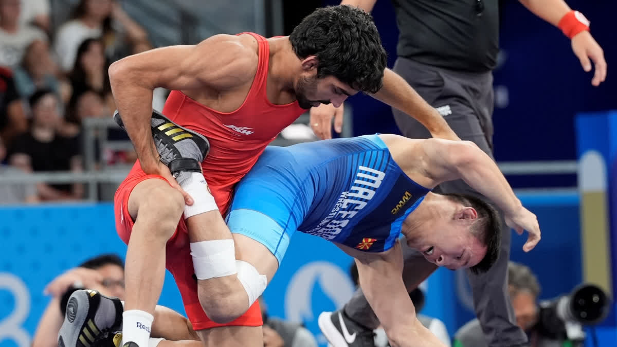 Paris 2024 Olympics | Aman Sehrawat Advances Into Quarter-final, Wins Via Technical Superiority; Anshu Malik Suffers Defeat Paris 2024 wrestling