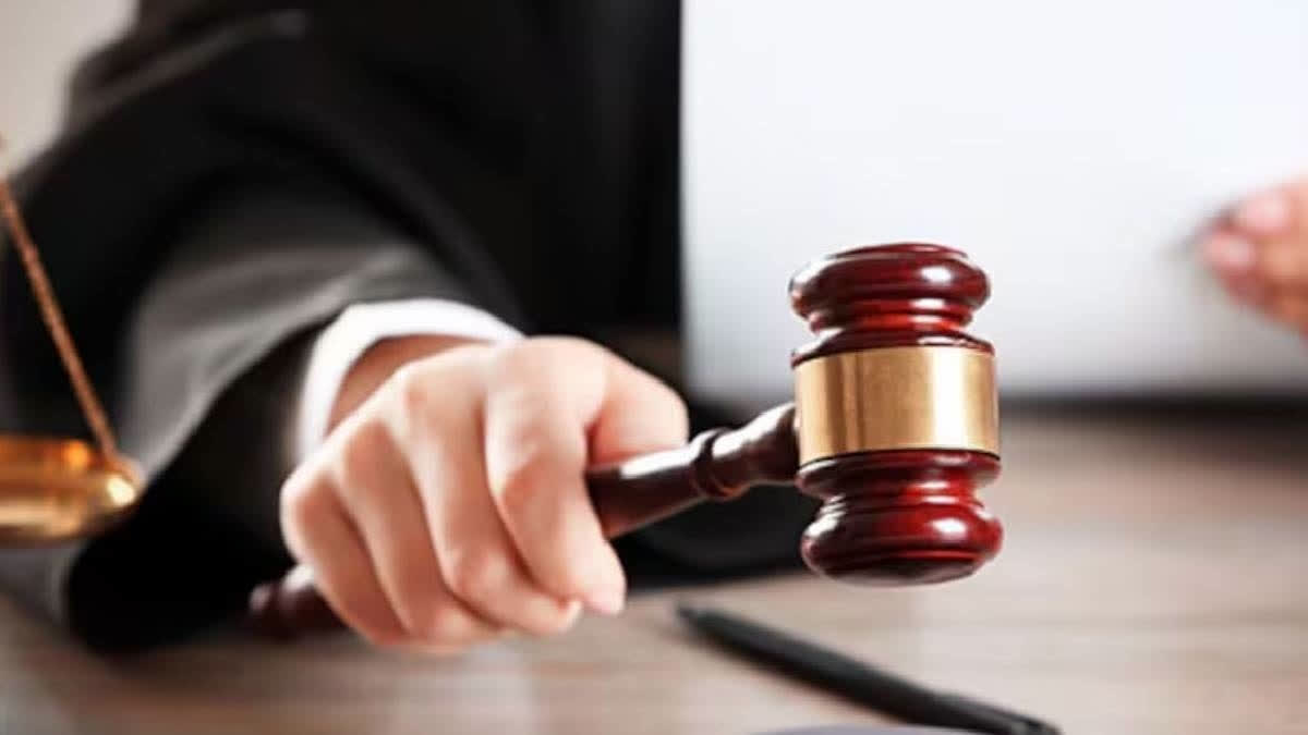 FIR Mandatory In Cases Of Alleged Fake Encounters By Police: Delhi HC An FIR has to be mandatorily registered whenever a person is killed in an allegedly fake encounter by police, the Delhi High Court has held.