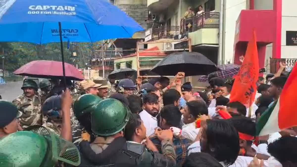 JSSC-JPSC परीक्षा में गड़बड़ी के खिलाफ छात्रों का प्रदर्शन, एबीवीपी का सीएम  आवास घेराव मार्च
