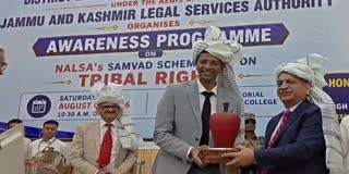 جموں کشمیر ہائی کورٹ کے چیف جسٹس سنجیو کمار  نے کیا شوپیاں کا دورہ