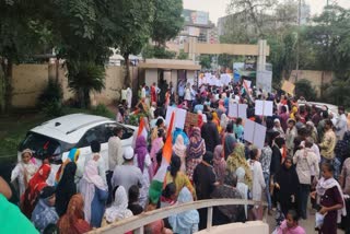 families who become homeless in chandola demolistio drive in ahmedabad demanded houses from AMC