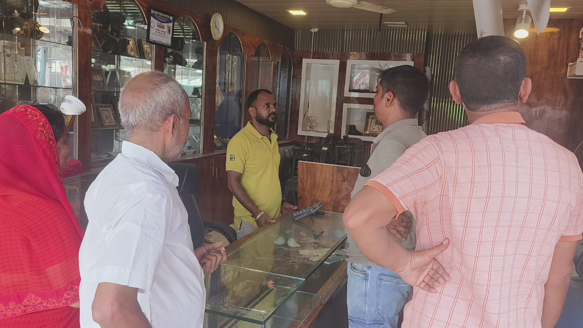 Theft Gold and silver jewellery