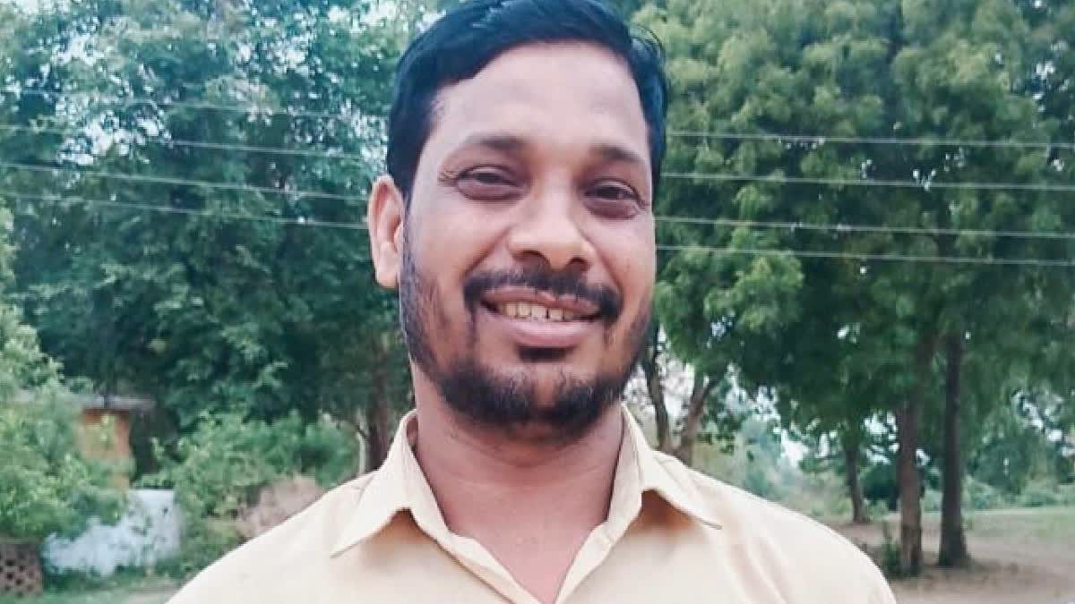 Teacher Suspended for WhatsApp Post Exposing 'Book Shortage' in Chhattisgarh School