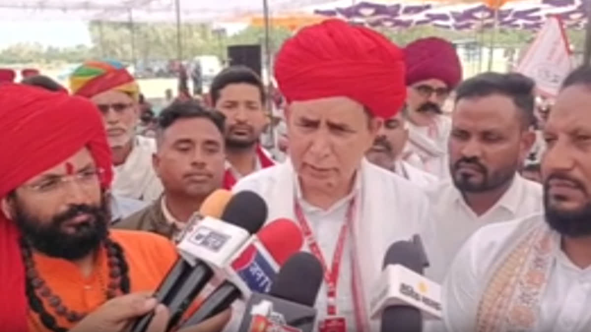 आवास, आरक्षण जैसी मांगों को लेकर डीएनटी समाज का महापड़ाव जारी, हाईवे पर लगा 5 किमी लंबा जाम