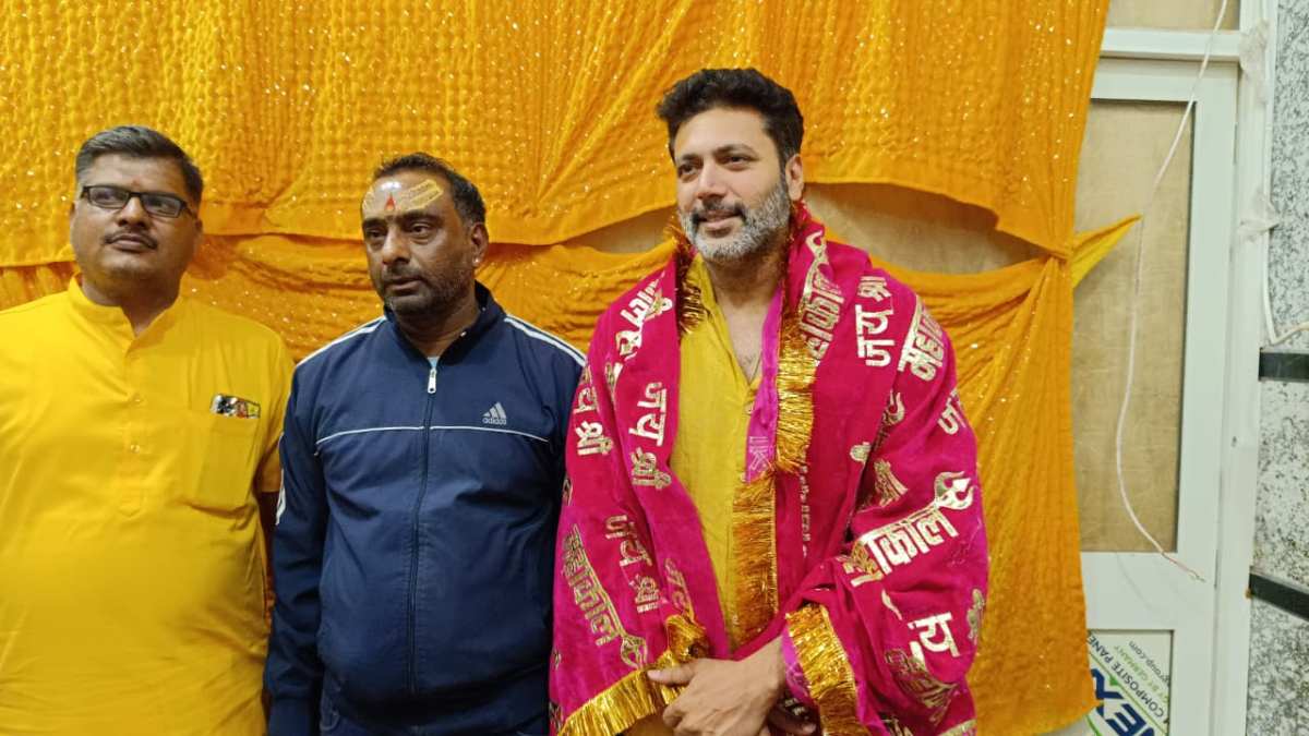 actor ravi mohan visited mahakal temple