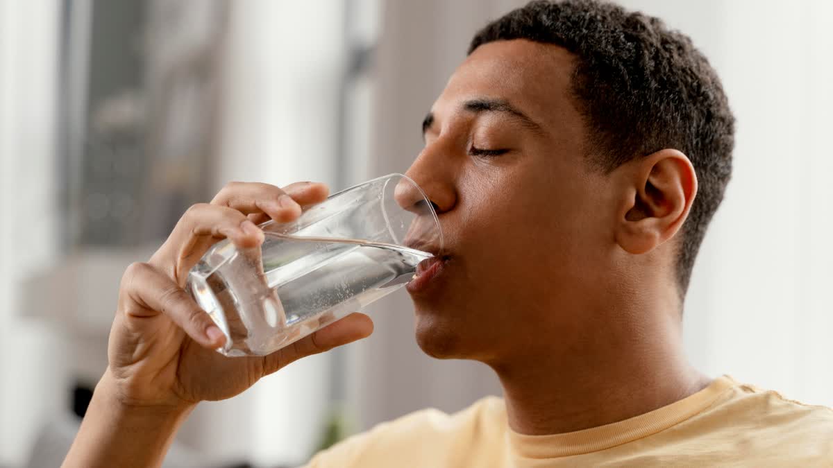 DRINK 3 LITRES WATER DAILY