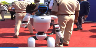 గ్లోబల్ సమిట్​లో రోబో సందడి