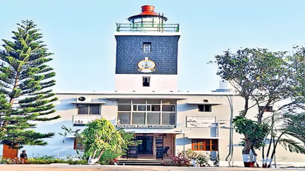 DOLPHIN NOSE LIGHTHOUSE