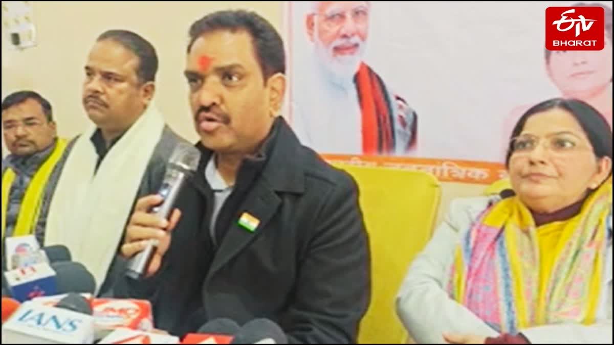 कल्याण सिंह के जन्मजयंती कार्यक्रम में मौजूद यूपी के मंत्री.