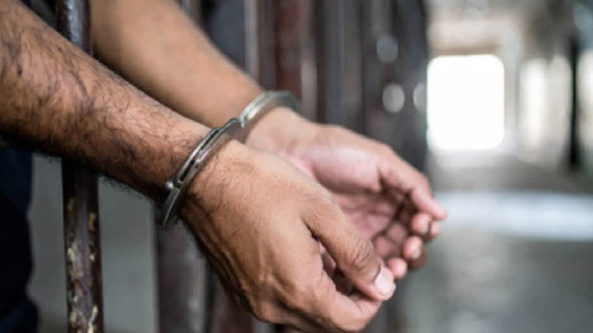 man-visits-commissioner-office-to-file-complaint-steals-policemans-bike-held