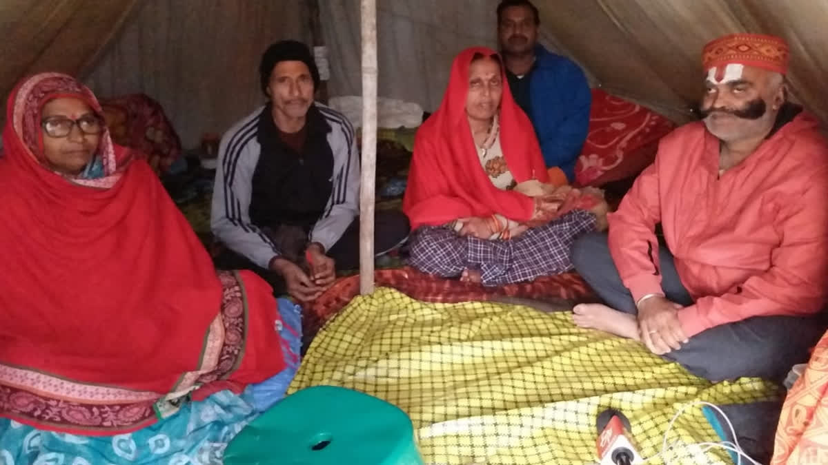 For 20 Years, This Retired Army Man At Prayagraj Sustains Only On Fruits, Without Touching Grains