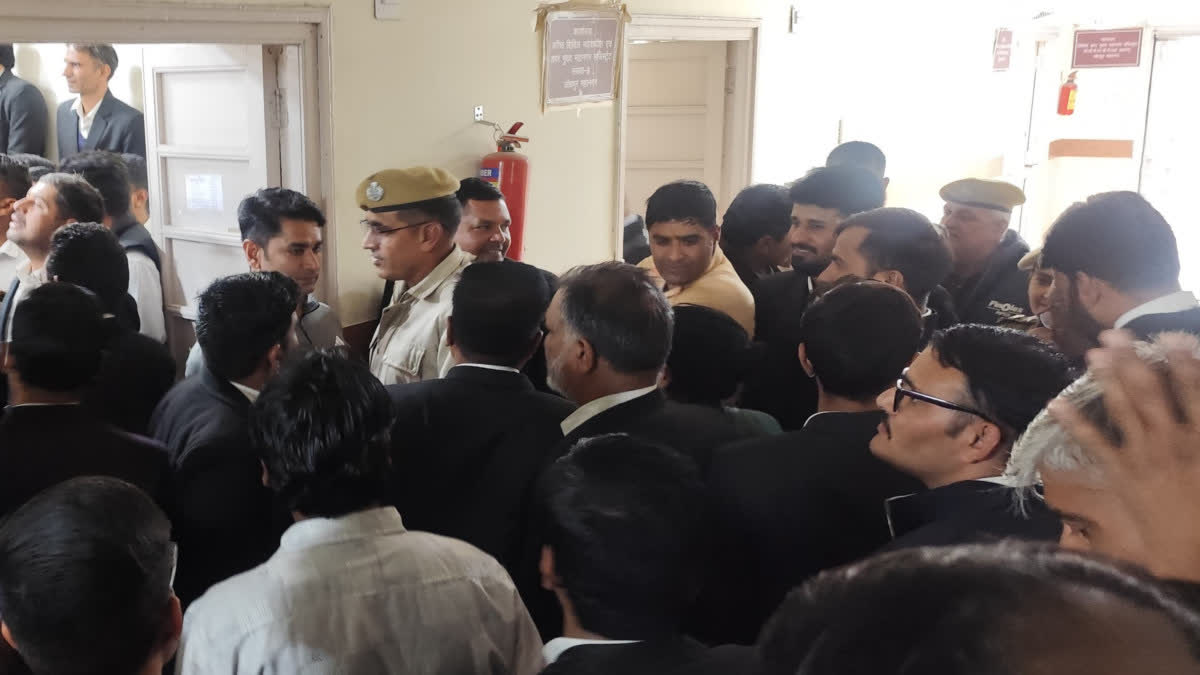 dispute  between Lawyer Advocate