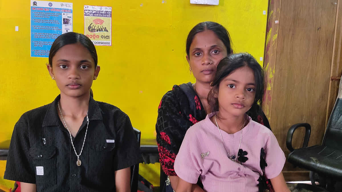 A year after Sahadev Nayak, a 32 year-old sanitation supervisor engaged with Bhubaneswar Municipal Corporation (BMC) and a 'police mitra' was killed in broad daylight, police are yet to arrest the three main accused in the case.