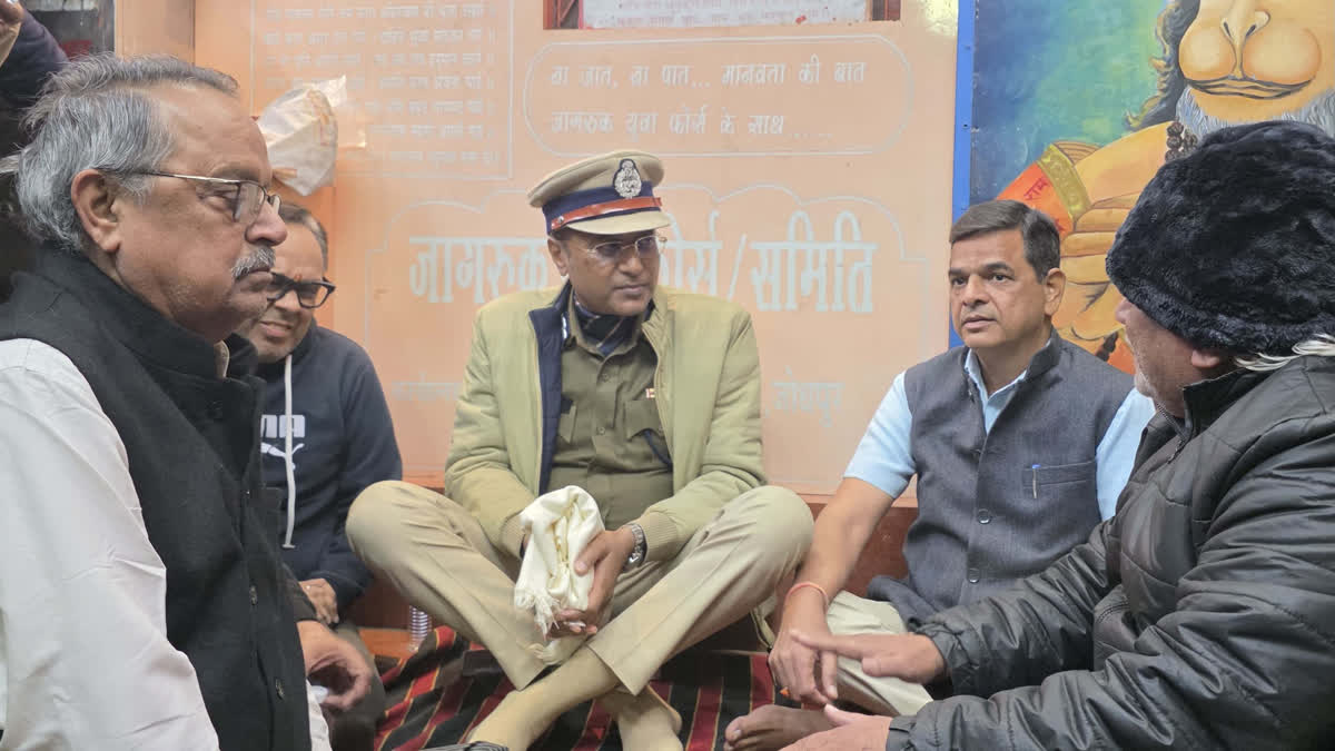 Commissioner with locals at Hathai