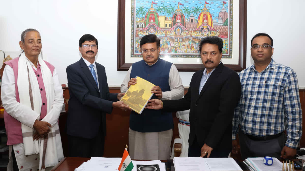 ଲିଙ୍ଗରାଜଙ୍କ ସତ୍ତ୍ୱାଧିକାର ନେଇ ଆଇନ ମନ୍ତ୍ରୀଙ୍କୁ ଅନ୍ତରିଣ ରିପୋର୍ଟ ଦେଲେ ଜଷ୍ଟିସ ଡି. ପି ଚୌଧୁରୀ କମିଟି