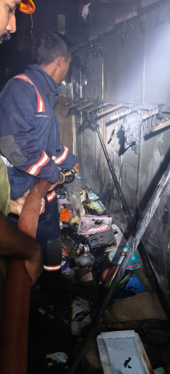 FIRE ACCIDENT KOZHIKODE  KOZHIKODE  FIRE INCIDENT  MASSIVE FIRE BREAKS