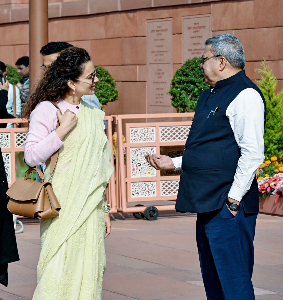 7018 Kangana Ranout's colorful patiala outfit set