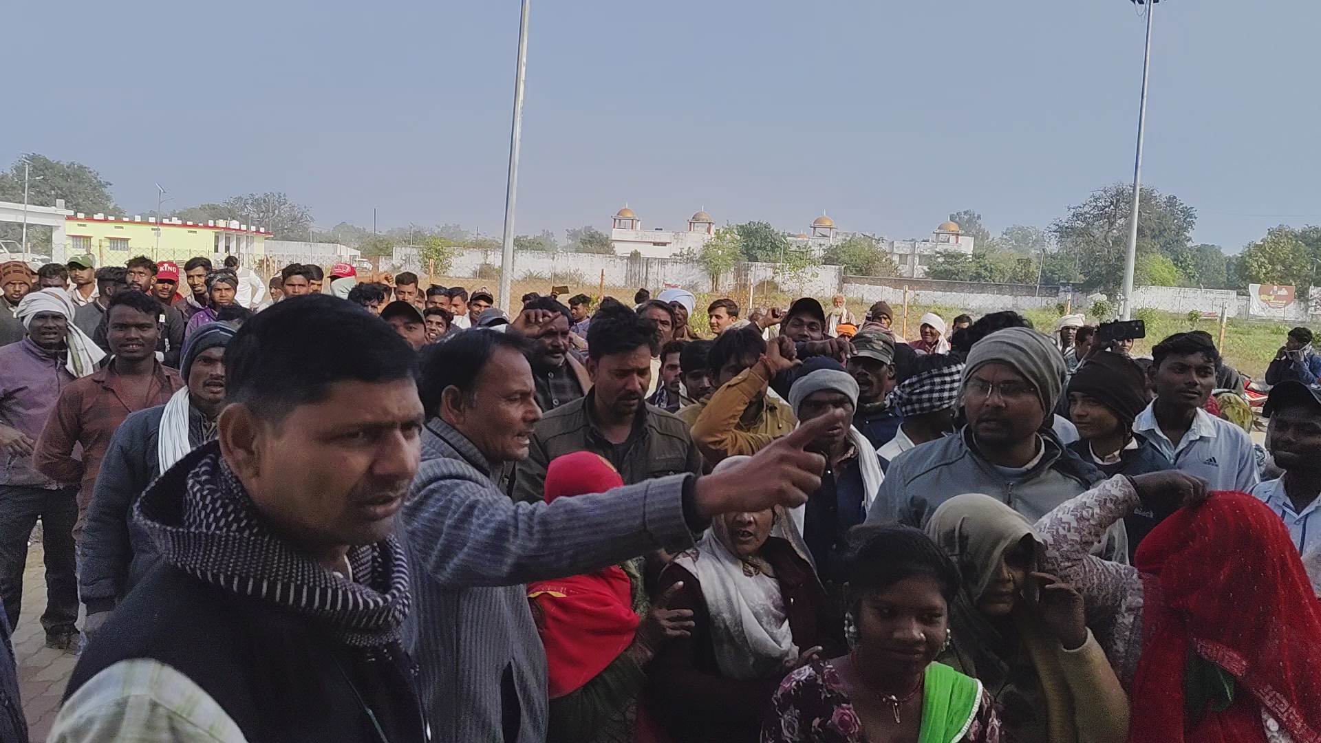 Panna displaced villagers protest