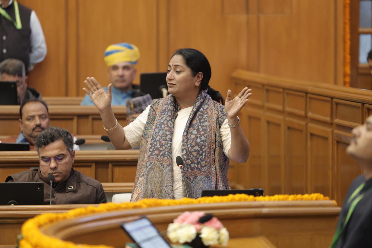 दिल्ली सरकार ने अपने खर्च करने के तरीके में बदलाव किया है, जिससे विकास कार्यों को नई गति मिलने की उम्मीद है.