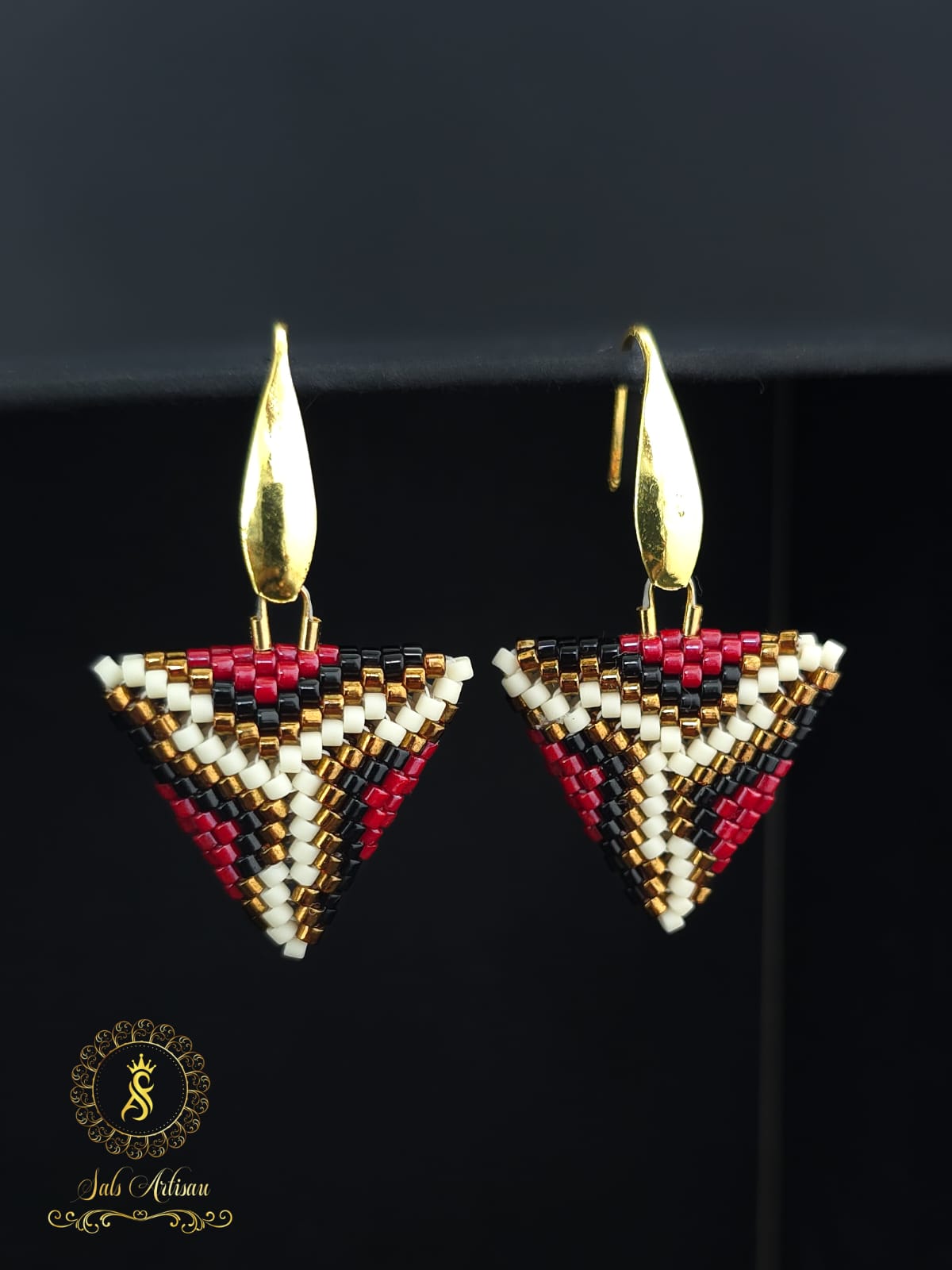 Handcrafted sea bead jewelry Kerala woman entrepreneur story Customised beadwork accessories Salsartisau instagram page