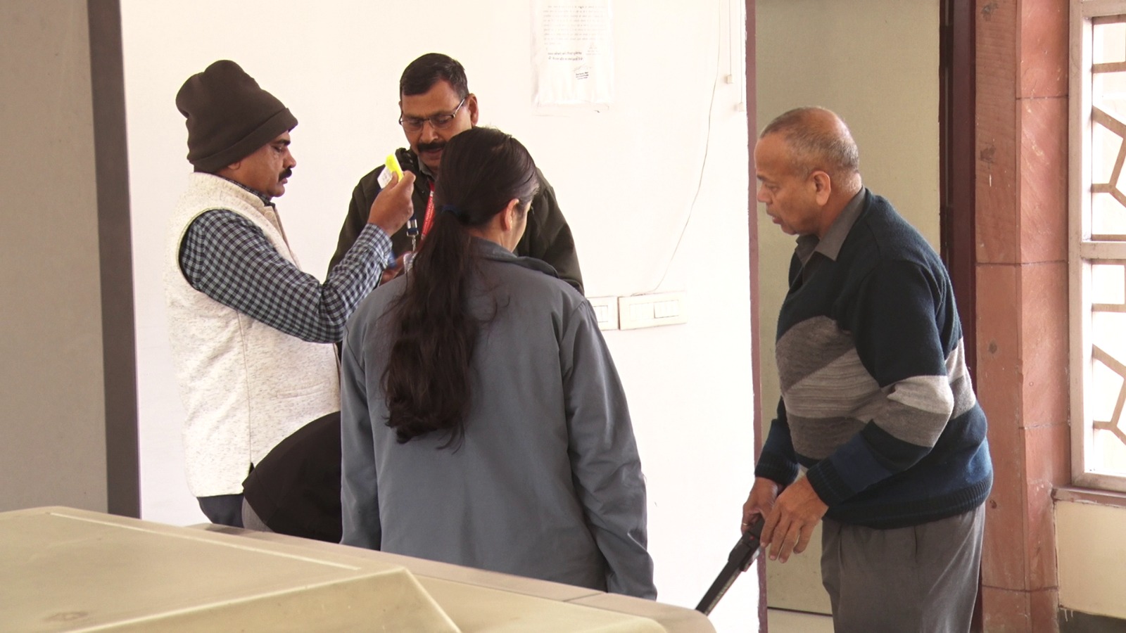 MOHAN YADAV FIXED OFFICE TIMING