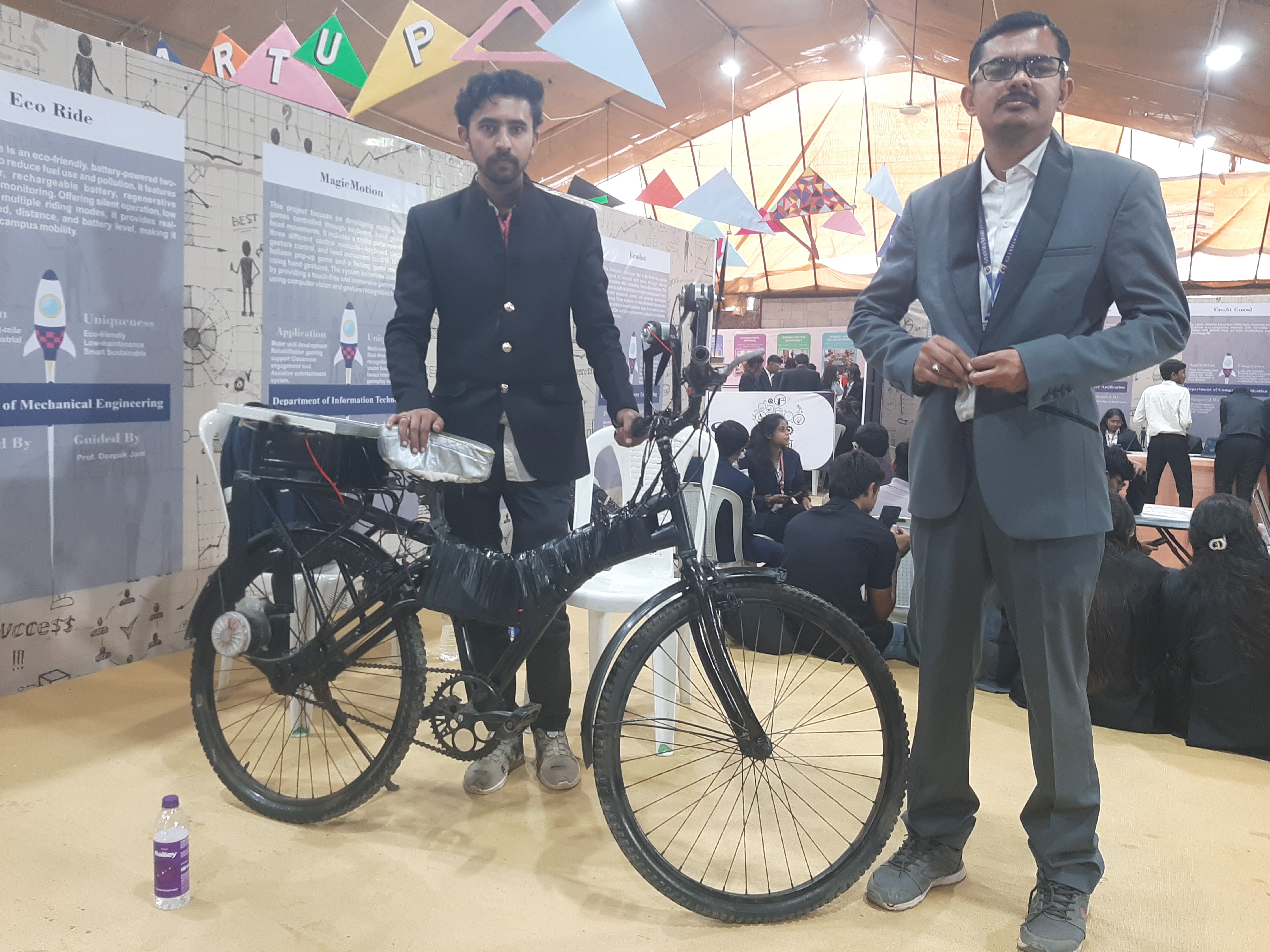 વિદ્યાર્થીએ બનાવી ચાર્જ કર્યા વગર ચાલતી સાયકલ