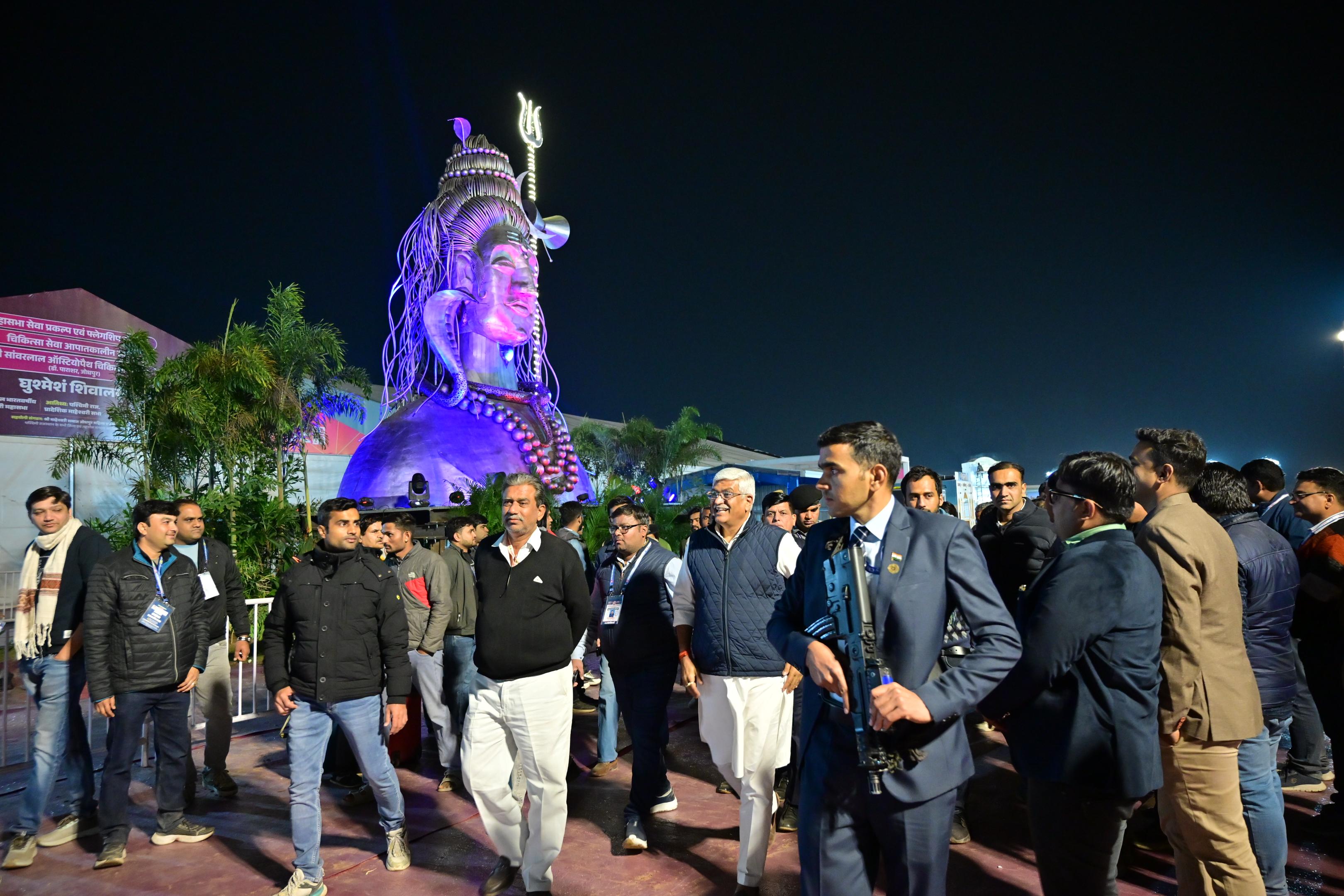 शेखावत ने देर रात माहेश्वरी समाज के अधिवेशन स्थल का दौरा किया