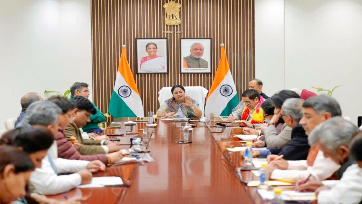 दिल्ली सरकार खर्च की सुस्त रफ्तार पर सख्त