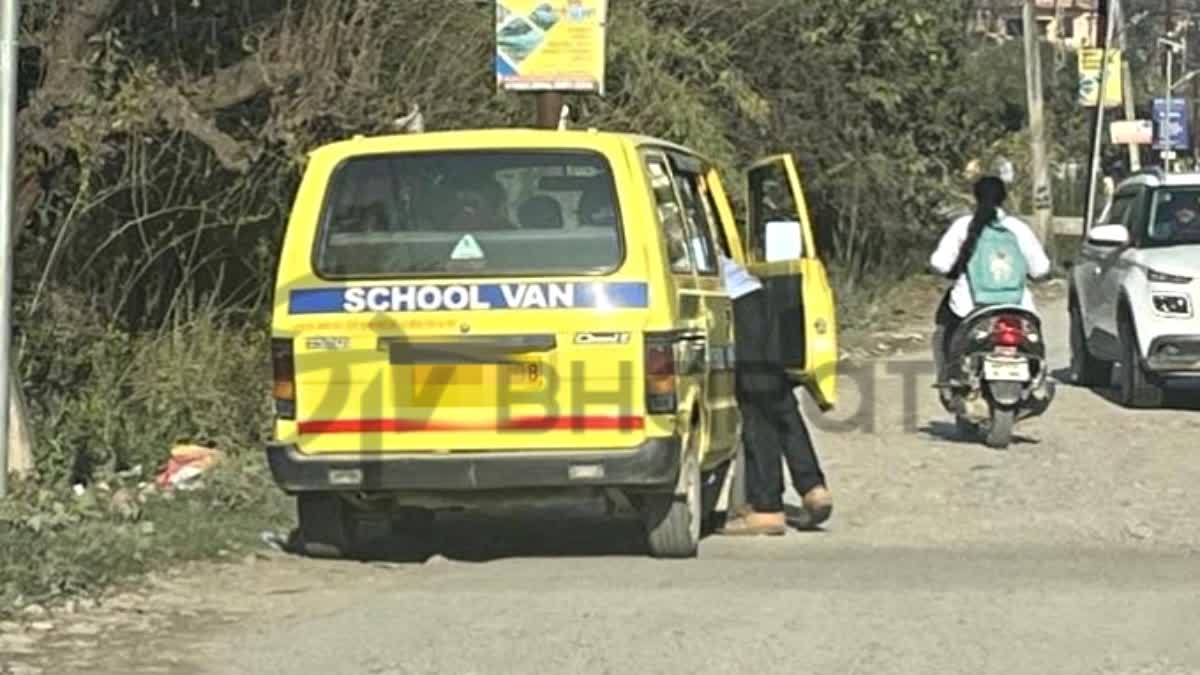 paonta sahib illegal school van challan