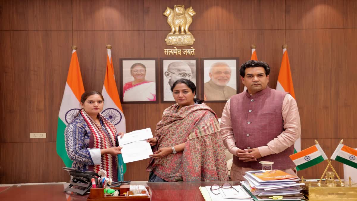 पीड़ित परिवारों को सीएम ने दी सहायता राशि