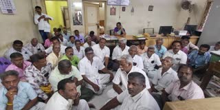 காஞ்சிபுரத்தில் ஜரிகை தட்டுப்பாடு காரணமாக நெசவாளர்கள் போராட்டம்