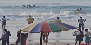 tourist rescued at puri beach