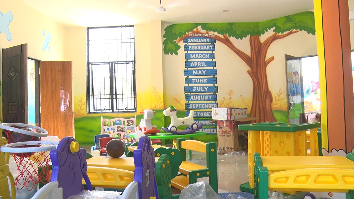 निजी स्कूलों की महंगी पढ़ाई पर सरकारी जवाब, 85 लाख की लागत से बनी हाई-टेक  आंगनबाड़ी, मिलेगा मॉडर्न एजुकेशन