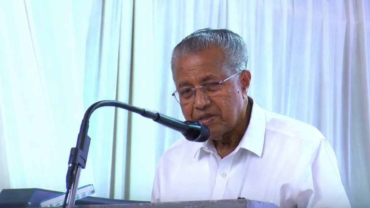 മമ്മൂട്ടി സൈബർ ആക്രമണം മുഖ്യമന്ത്രി ക്ഷമ ചോദിച്ചു മമ്മൂട്ടി വയനാട് സന്ദർശനം സിപിഎം സൈബർ പോരാളികൾ